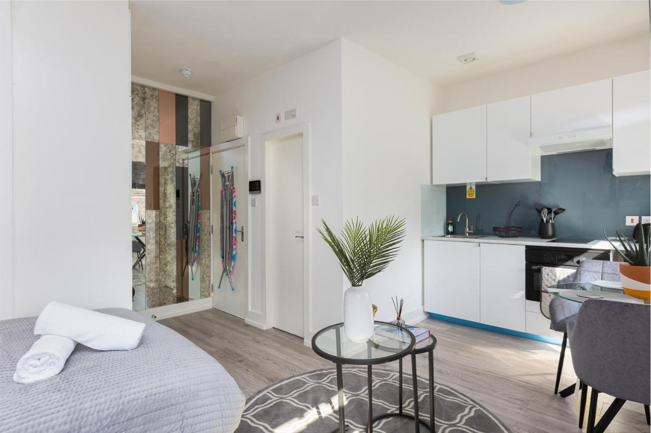 Studio Apt, 8 Min Walk From Tube 3 London Exterior photo