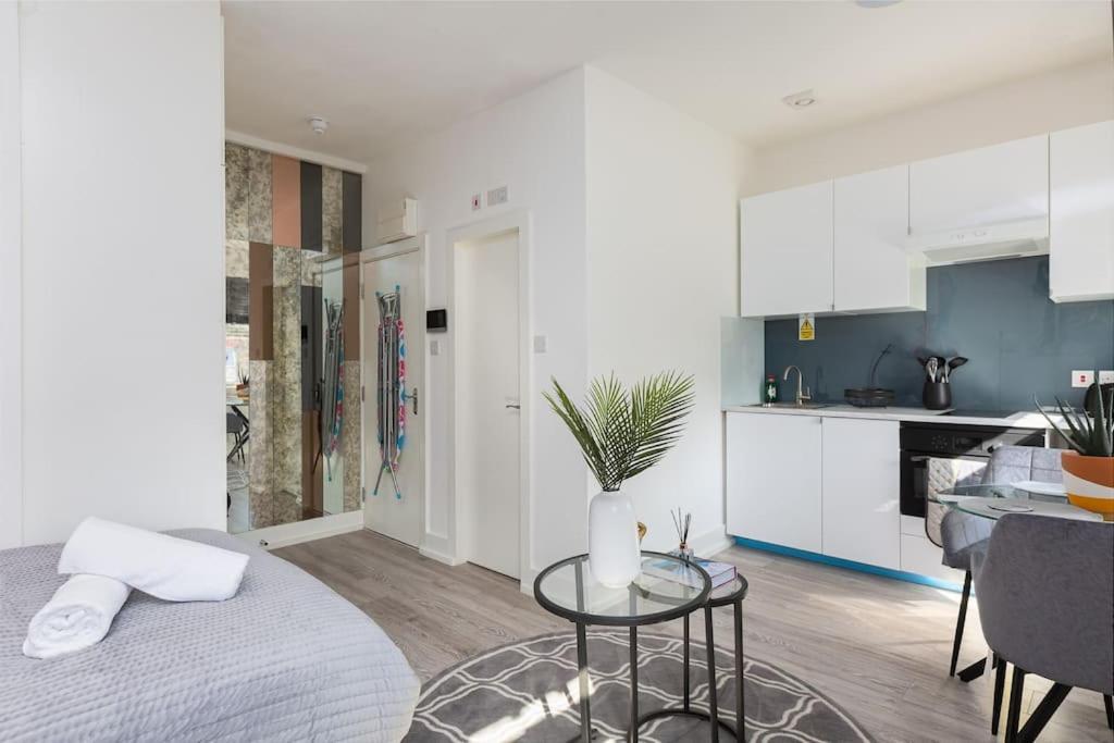 Studio Apt, 8 Min Walk From Tube 3 London Exterior photo